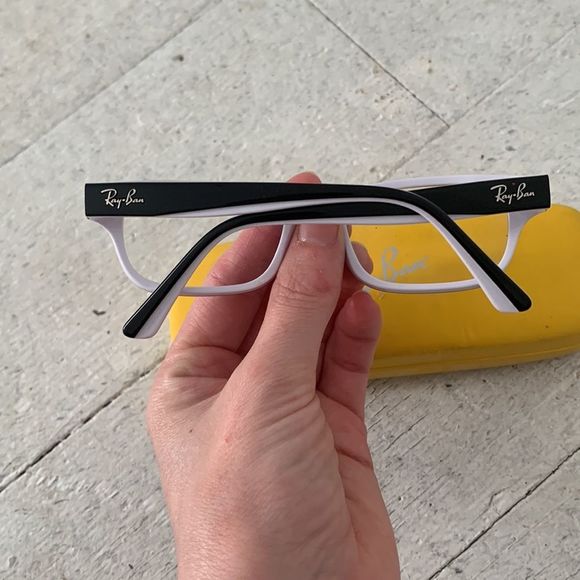 Ray-Ban Prescription Glasses With Case - Picture 3 of 9
